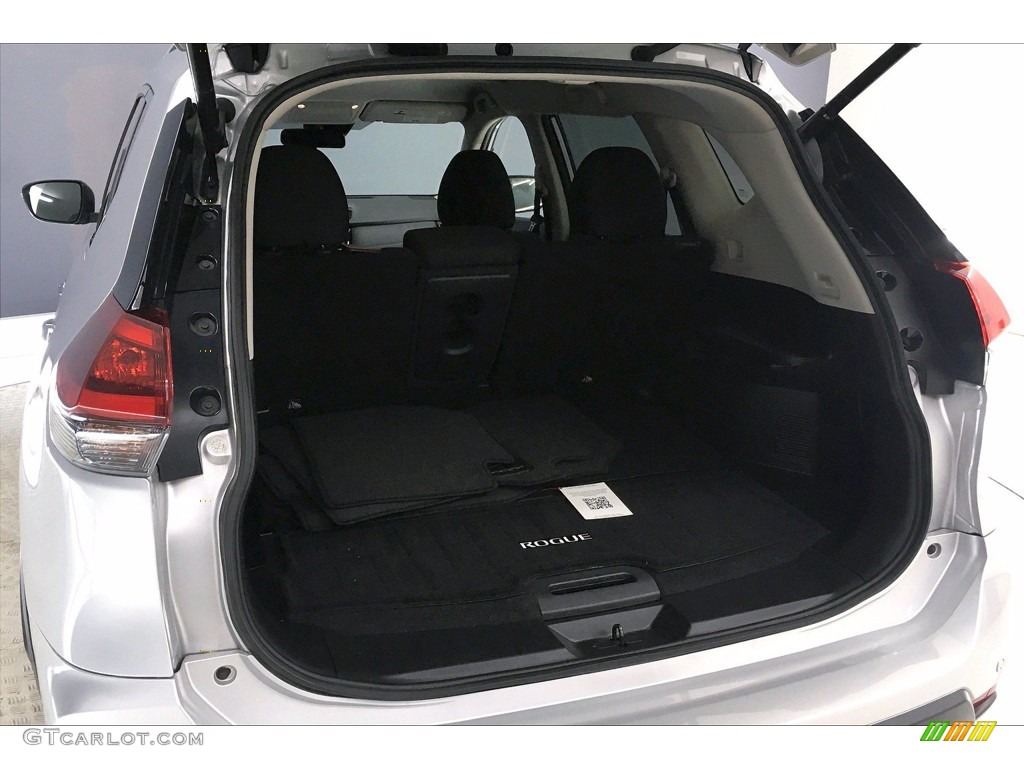 2019 Nissan Rogue SV AWD Trunk Photo #140658232
