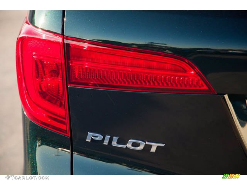 2018 Pilot Touring - Black Forest Pearl / Beige photo #10