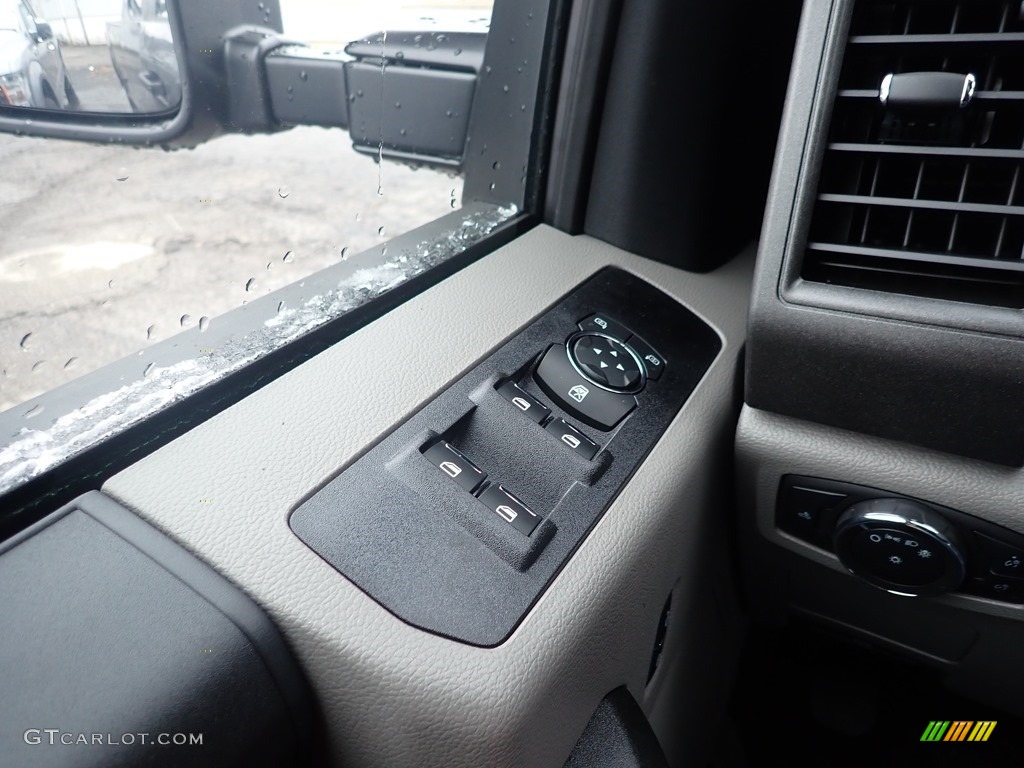 2021 F350 Super Duty XL SuperCab 4x4 - Carbonized Gray / Medium Earth Gray photo #19