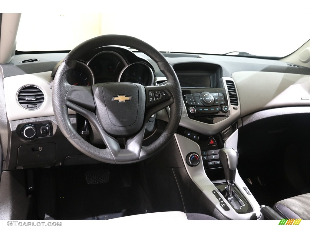 2013 Cruze LS - Blue Topaz Metallic / Jet Black/Medium Titanium photo #6