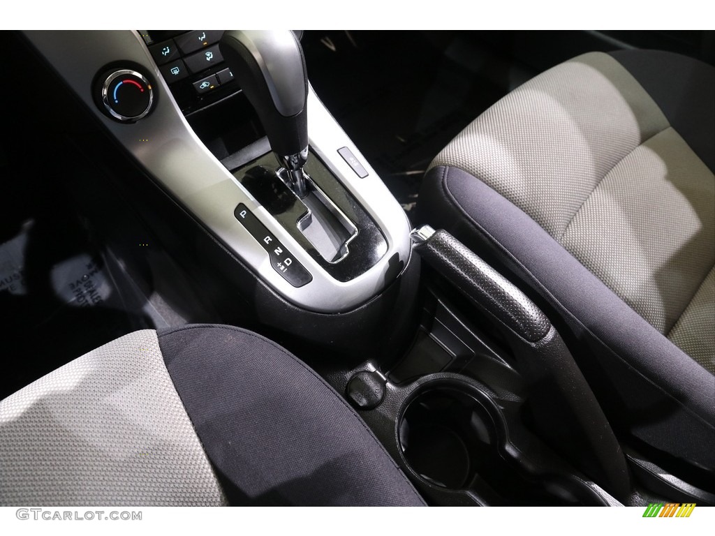 2013 Cruze LS - Blue Topaz Metallic / Jet Black/Medium Titanium photo #12