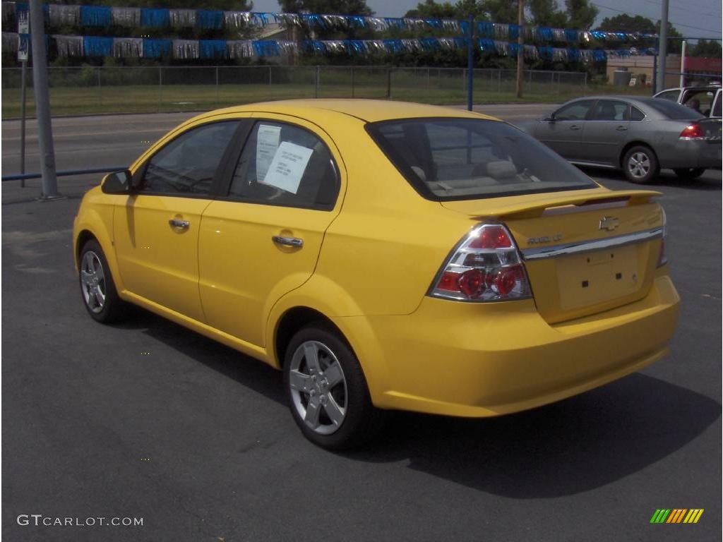 2009 Aveo LT Sedan - Summer Yellow / Neutral photo #2