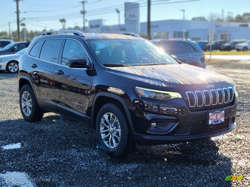 2021 Cherokee Latitude Lux 4x4 - Sangria Metallic / Black photo #1