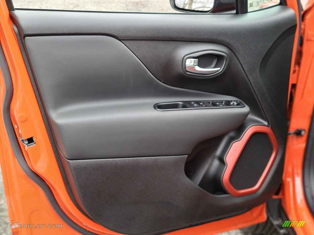 2021 Renegade Trailhawk 4x4 - Omaha Orange / Black photo #8
