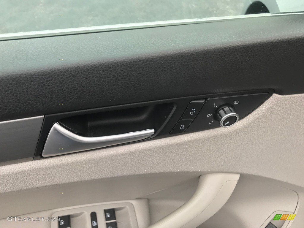 2015 Volkswagen Passat SE Sedan Moonrock Gray Door Panel Photo #140676684
