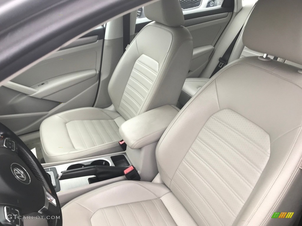 2015 Volkswagen Passat SE Sedan Front Seat Photo #140676771
