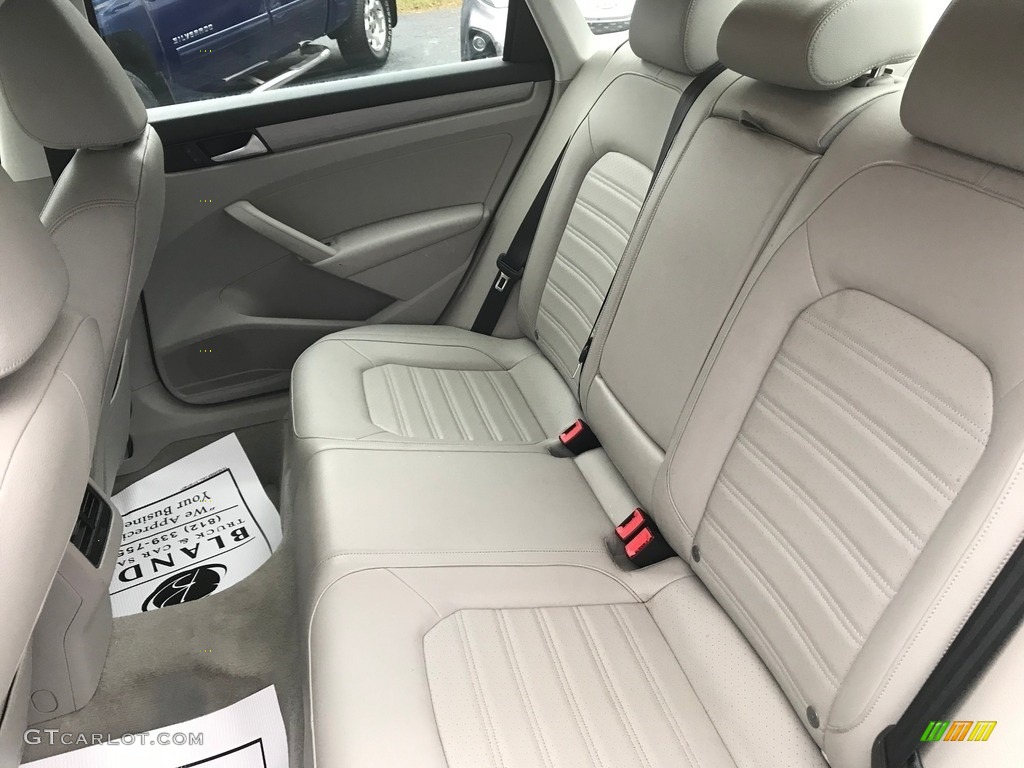 Moonrock Gray Interior 2015 Volkswagen Passat SE Sedan Photo #140677110