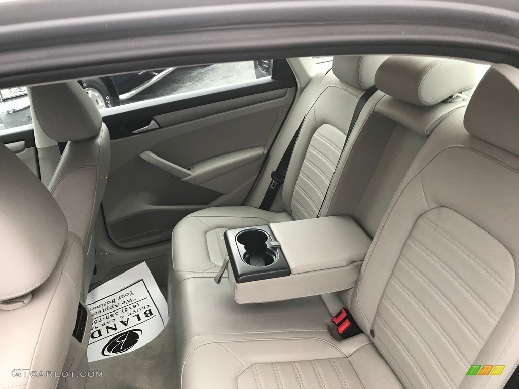 Moonrock Gray Interior 2015 Volkswagen Passat SE Sedan Photo #140677125