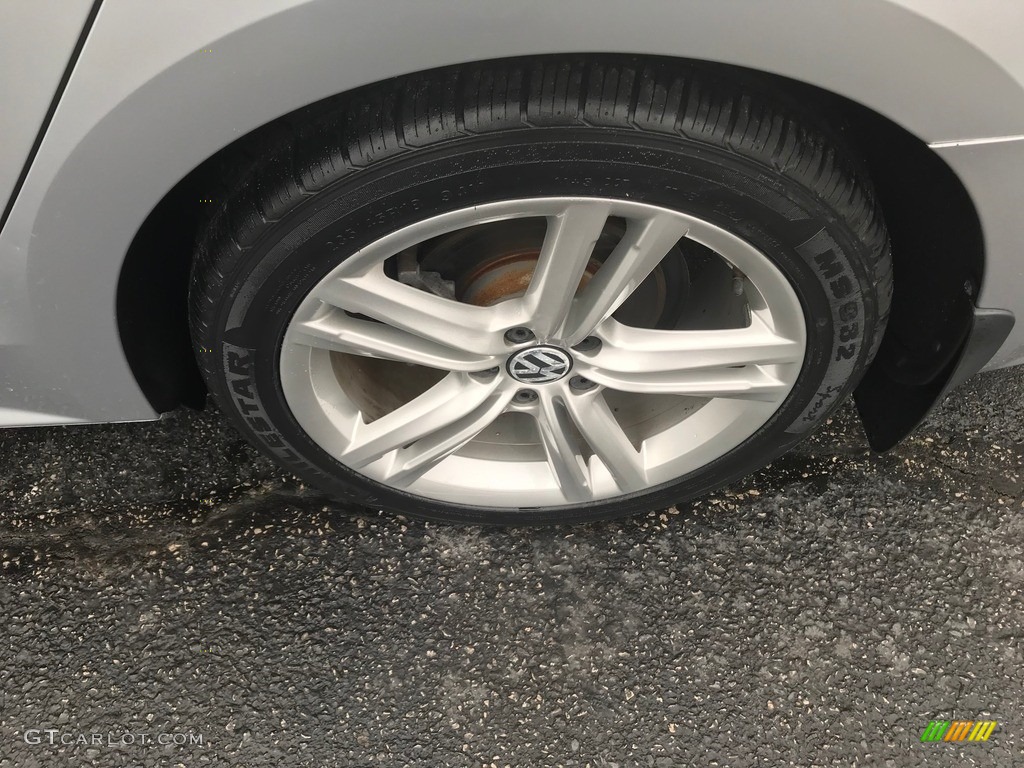 2015 Volkswagen Passat SE Sedan Wheel Photo #140677203