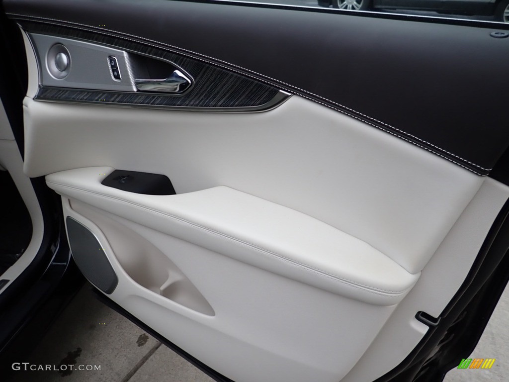 2020 Lincoln Nautilus Black Label AWD Chalet Theme Alpine/Silverwood Door Panel Photo #140680275