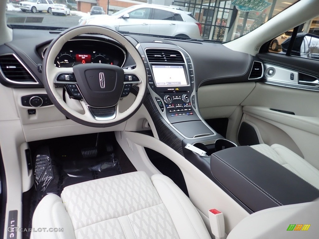 Chalet Theme Alpine/Silverwood Interior 2020 Lincoln Nautilus Black Label AWD Photo #140680350