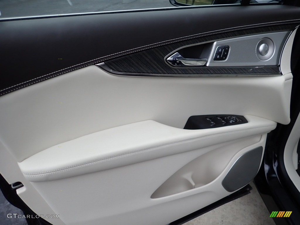 2020 Lincoln Nautilus Black Label AWD Door Panel Photos