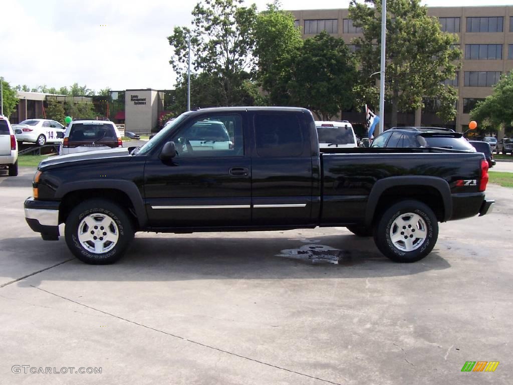 2006 Silverado 1500 Z71 Extended Cab 4x4 - Black / Dark Charcoal photo #2