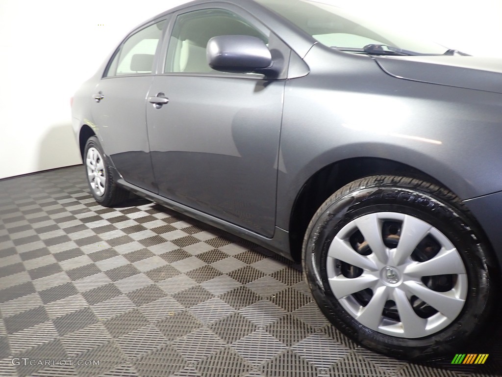 2010 Corolla LE - Magnetic Gray Metallic / Bisque photo #3