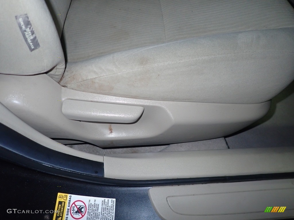 2010 Corolla LE - Magnetic Gray Metallic / Bisque photo #38