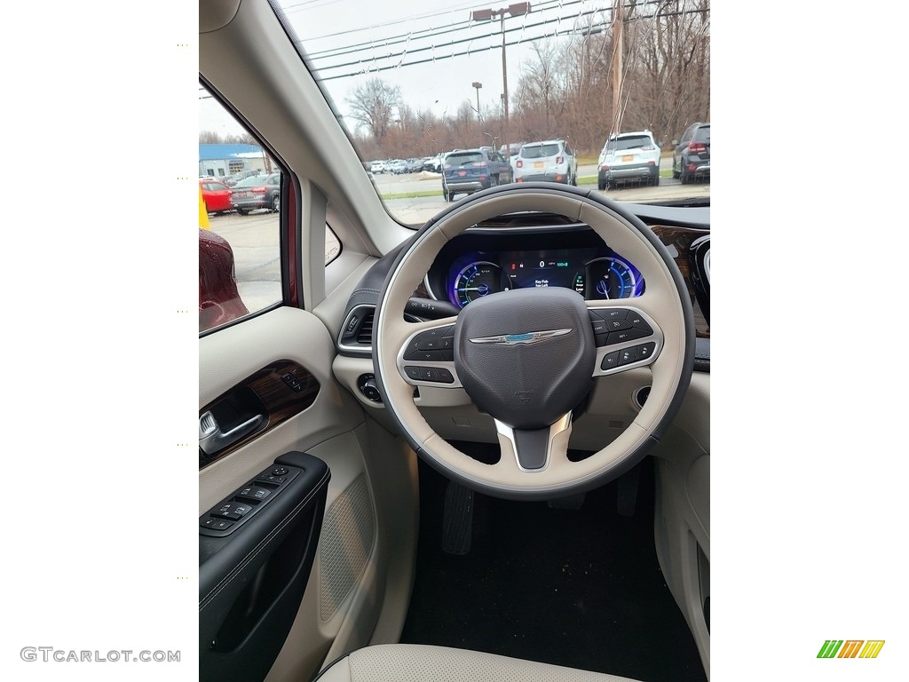 2021 Chrysler Pacifica Hybrid Limited Black/Alloy Steering Wheel Photo #140685981