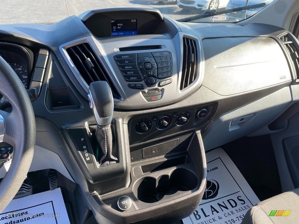 2019 Transit Passenger Wagon XLT 350 MR Long - Oxford White / Charcoal black photo #26