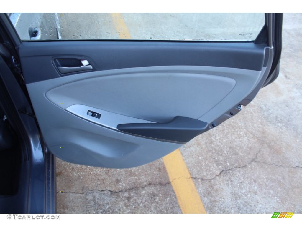 2016 Accent SE Sedan - Triathlon Gray / Gray photo #25