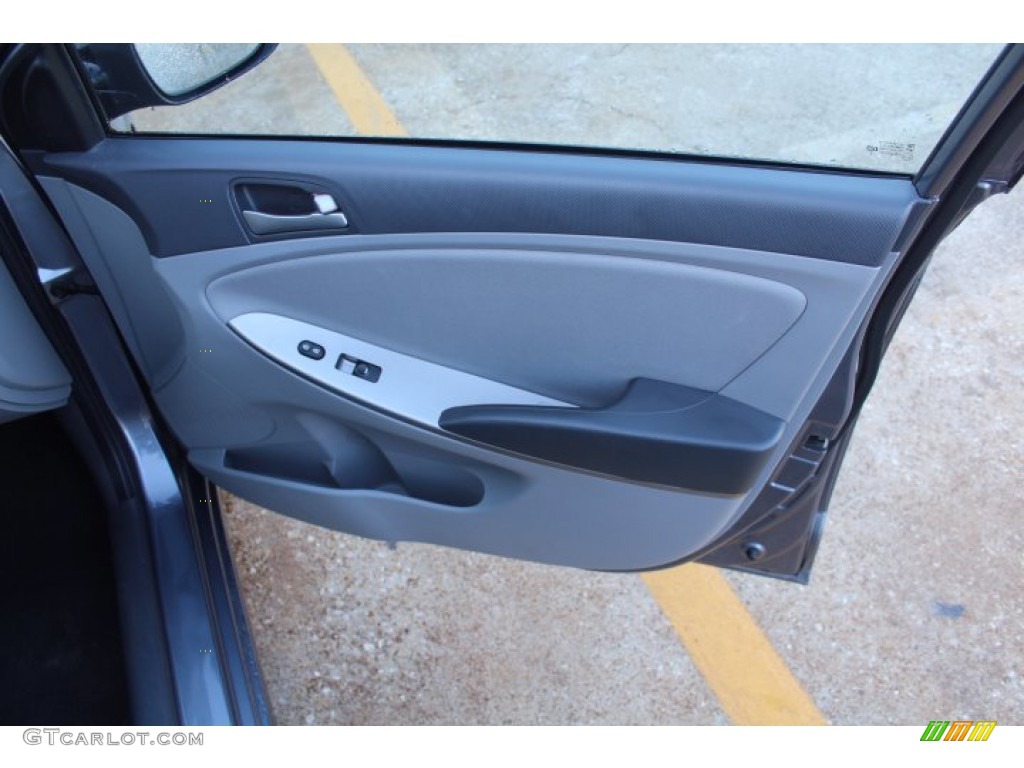 2016 Accent SE Sedan - Triathlon Gray / Gray photo #27