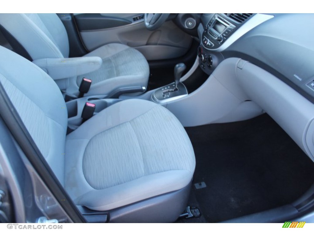 2016 Accent SE Sedan - Triathlon Gray / Gray photo #28