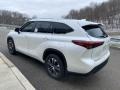 2021 Blizzard White Pearl Toyota Highlander XLE AWD  photo #2