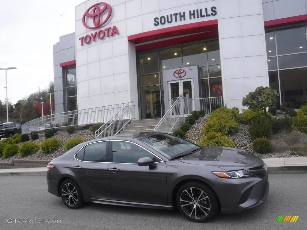 2020 Camry SE - Predawn Gray Mica / Black photo #2