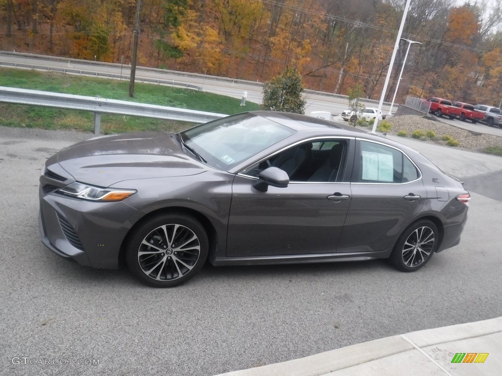 2020 Camry SE - Predawn Gray Mica / Black photo #14