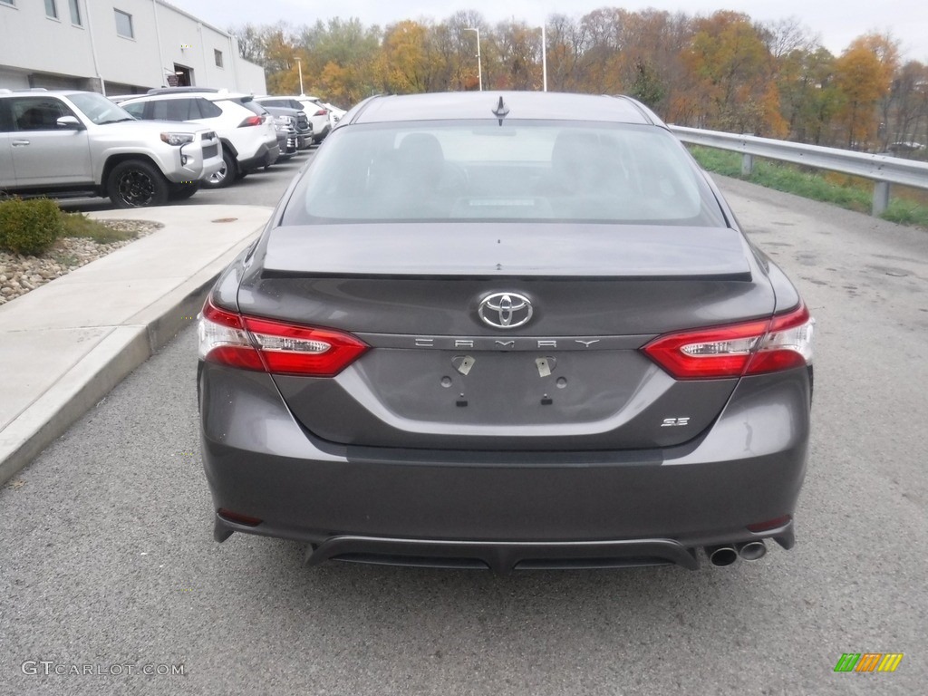 2020 Camry SE - Predawn Gray Mica / Black photo #15