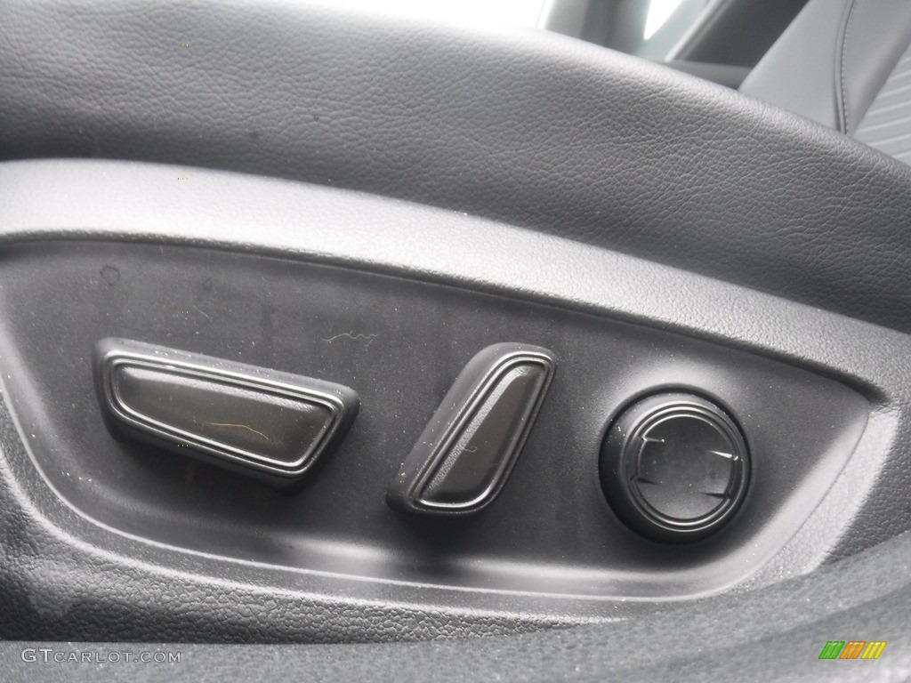 2020 Camry SE - Predawn Gray Mica / Black photo #21