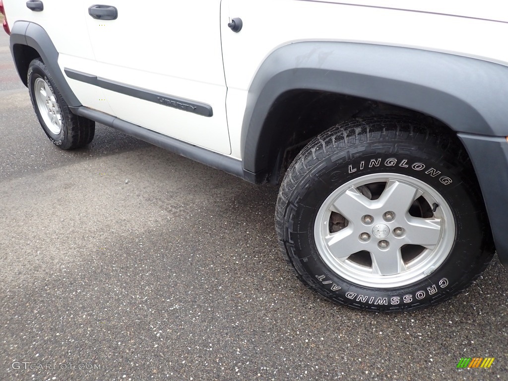 2006 Liberty Sport 4x4 - Stone White / Medium Slate Gray photo #4