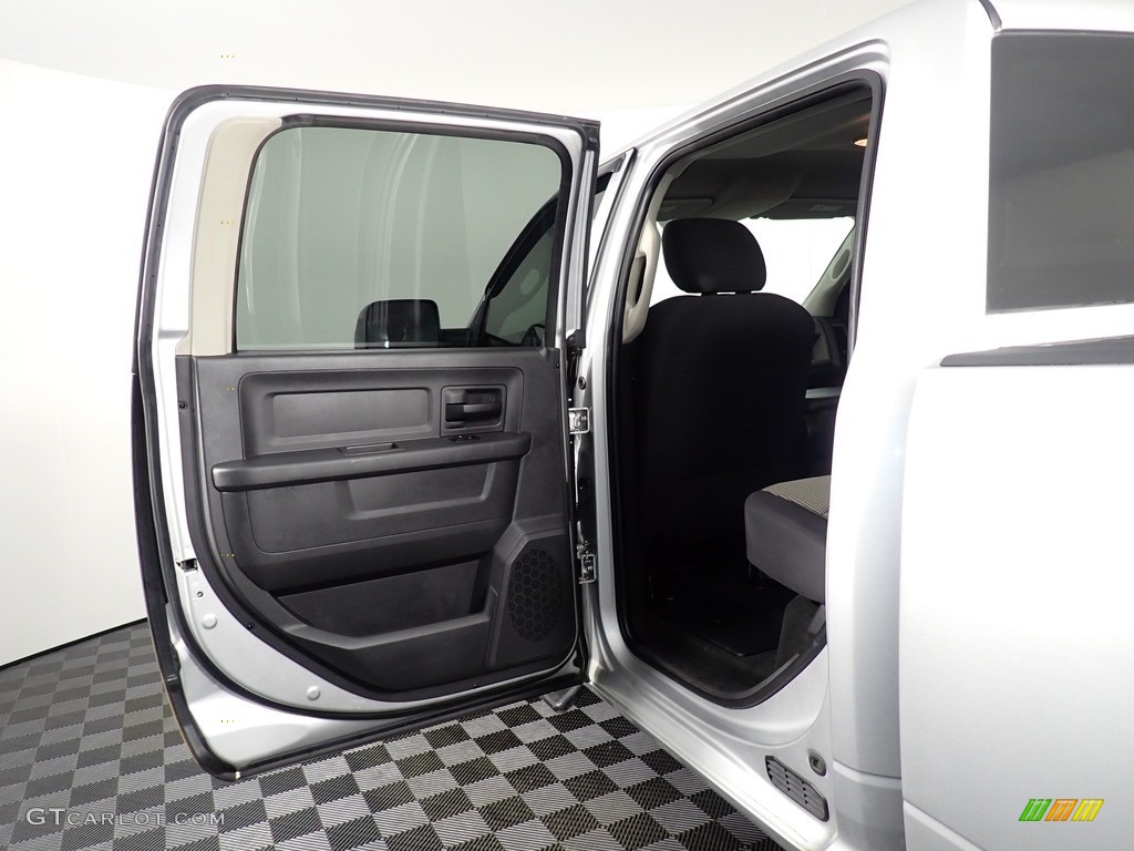 2011 Ram 3500 HD ST Crew Cab 4x4 - Bright Silver Metallic / Dark Slate Gray/Medium Graystone photo #23