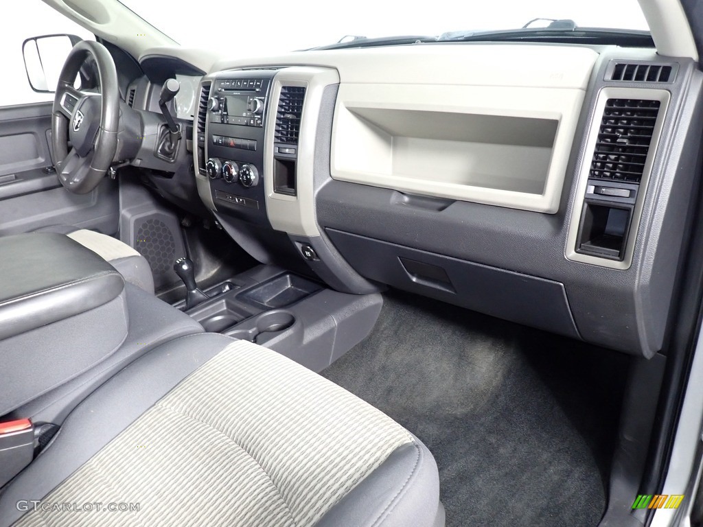 2011 Ram 3500 HD ST Crew Cab 4x4 - Bright Silver Metallic / Dark Slate Gray/Medium Graystone photo #31