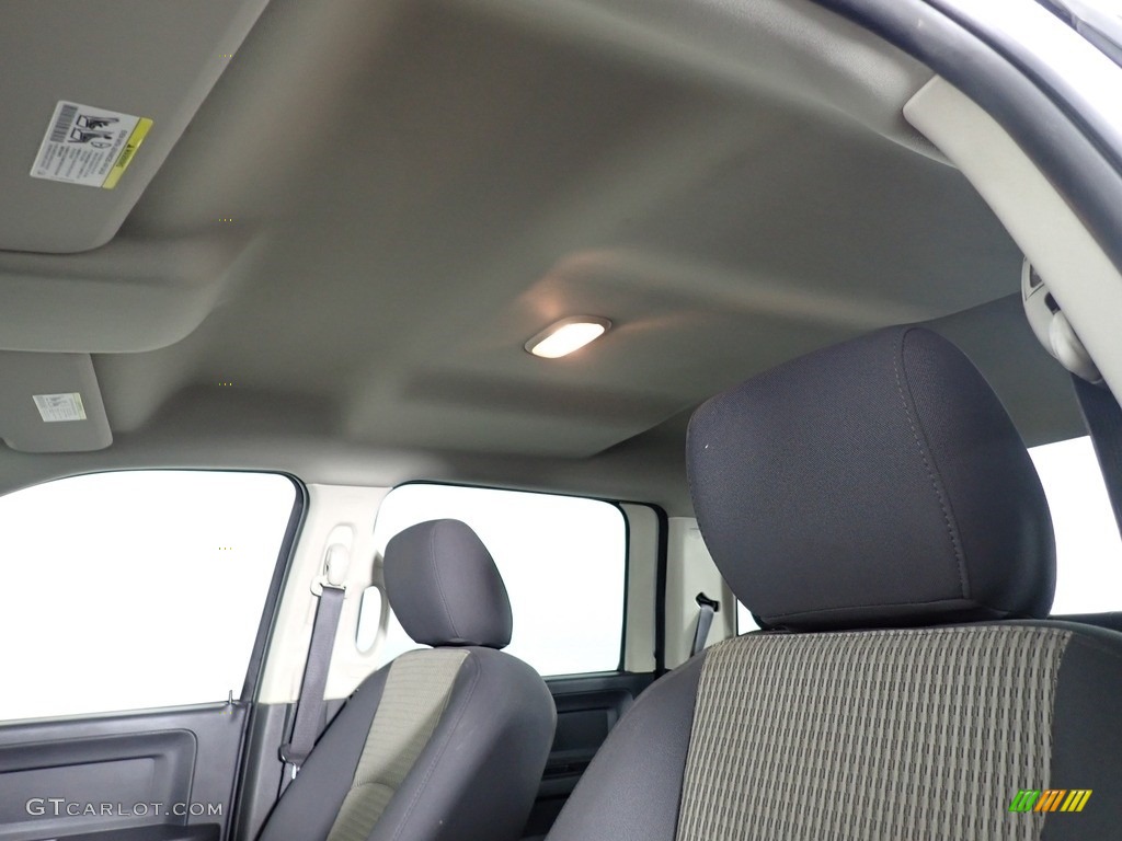 2011 Ram 3500 HD ST Crew Cab 4x4 - Bright Silver Metallic / Dark Slate Gray/Medium Graystone photo #40