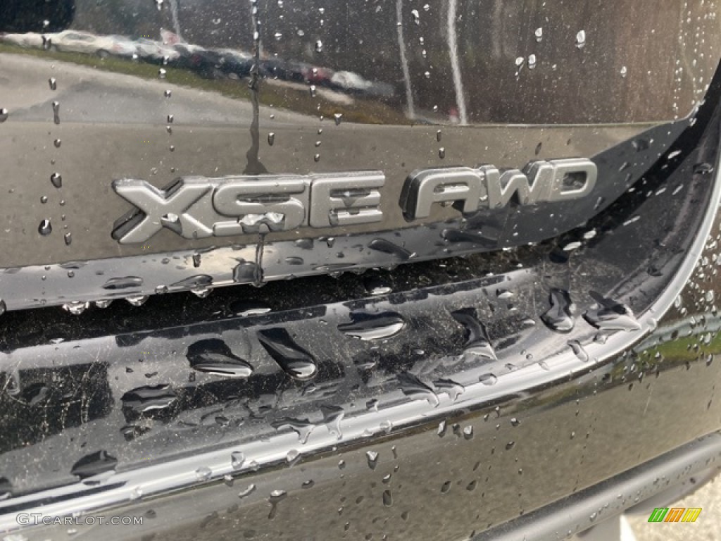2021 Toyota Highlander XSE AWD Marks and Logos Photo #140703158