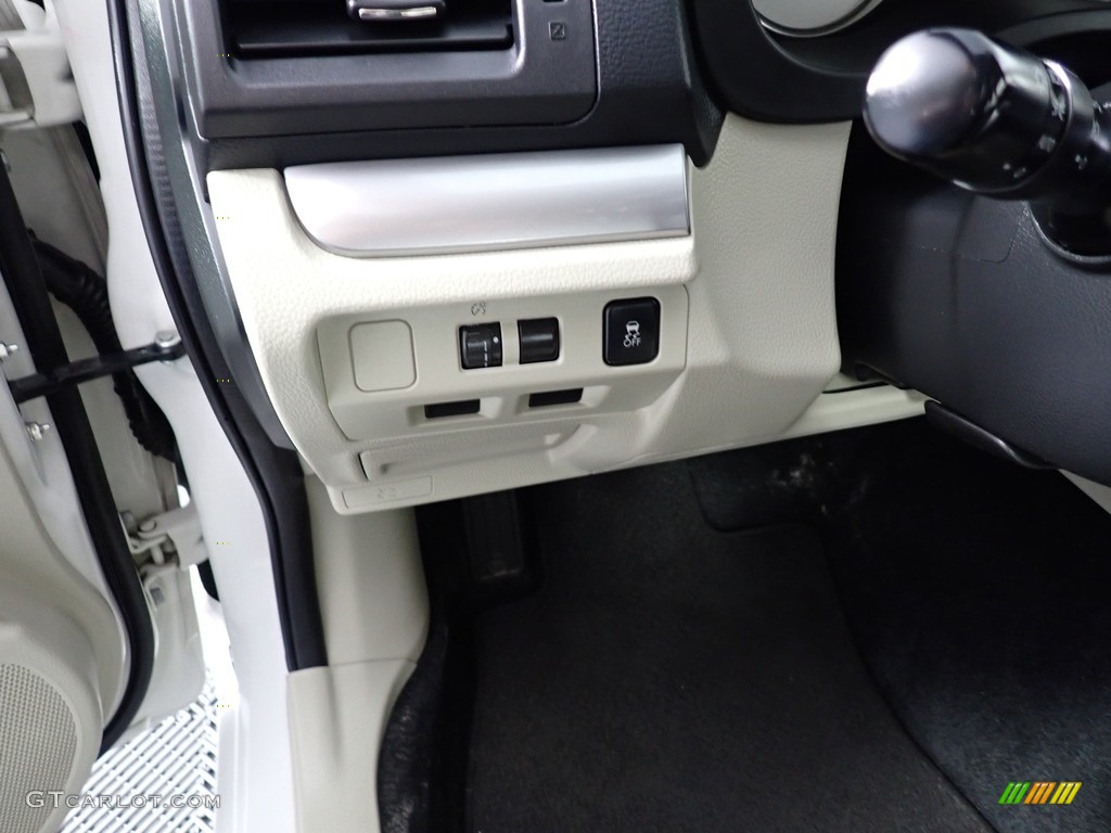 2013 Subaru Impreza 2.0i Limited 5 Door Controls Photo #140706707