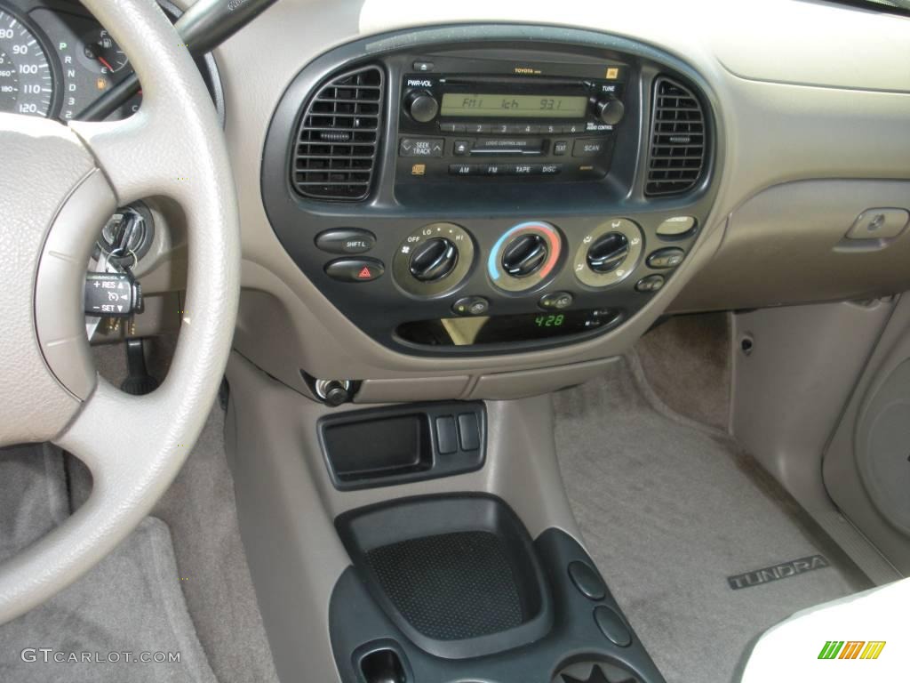 2005 Tundra SR5 Double Cab - Desert Sand Mica / Taupe photo #17