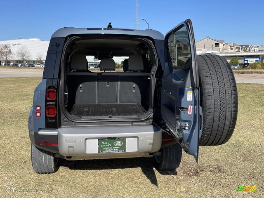 2021 Defender 110 SE - Tasman Blue Metallic / Acorn photo #30
