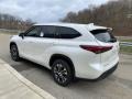 2021 Blizzard White Pearl Toyota Highlander XLE AWD  photo #2