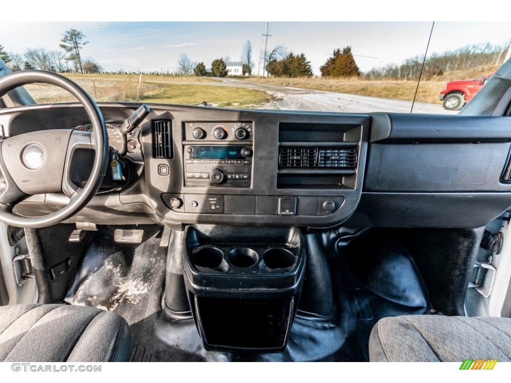 2016 Chevrolet Express Cutaway 3500 Service Utility Truck Medium Pewter Dashboard Photo #140726638
