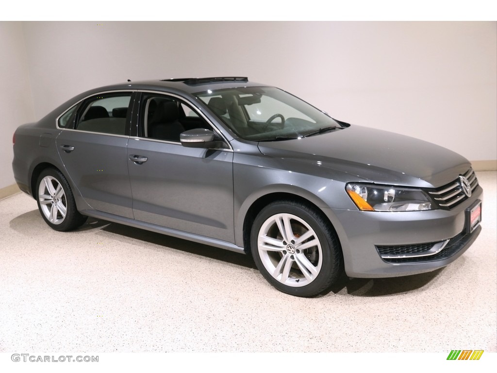 Platinum Gray Metallic 2014 Volkswagen Passat 1.8T SE Exterior Photo #140728347