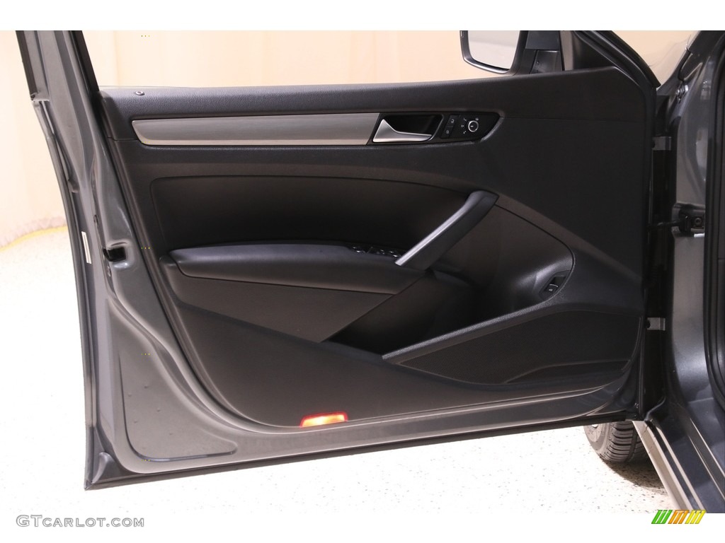 2014 Volkswagen Passat 1.8T SE Titan Black Door Panel Photo #140728365