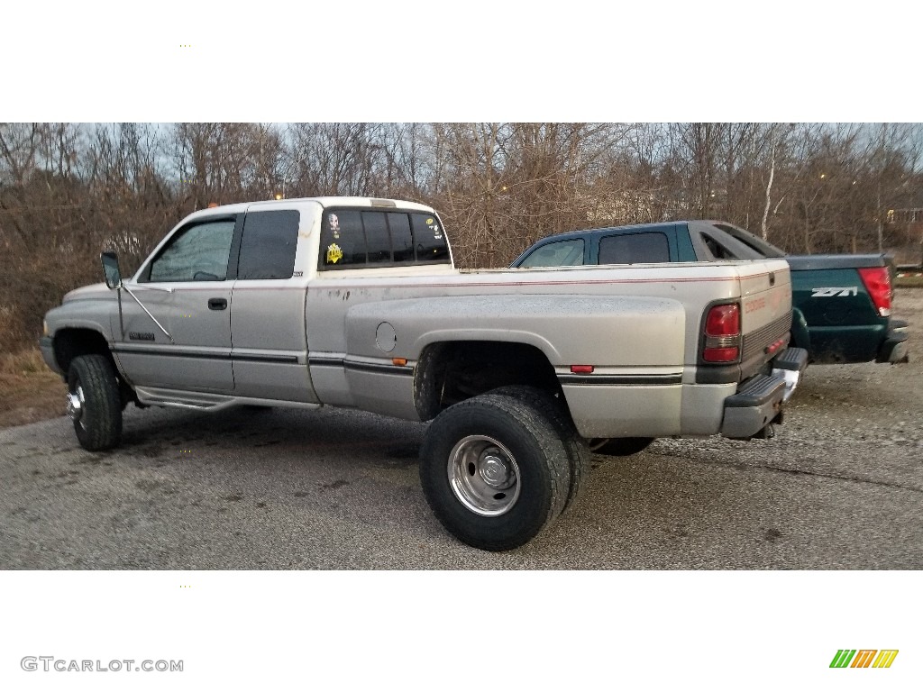 1997 Ram 3500 Laramie Extended Cab 4x4 - Light Driftwood Metallic / Beige photo #12