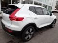 Crystal White Metallic - XC40 T5 Momentum AWD Photo No. 2