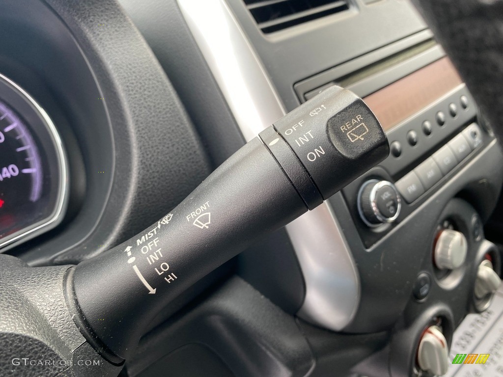 2014 Versa Note S Plus - Super Black / Charcoal photo #20