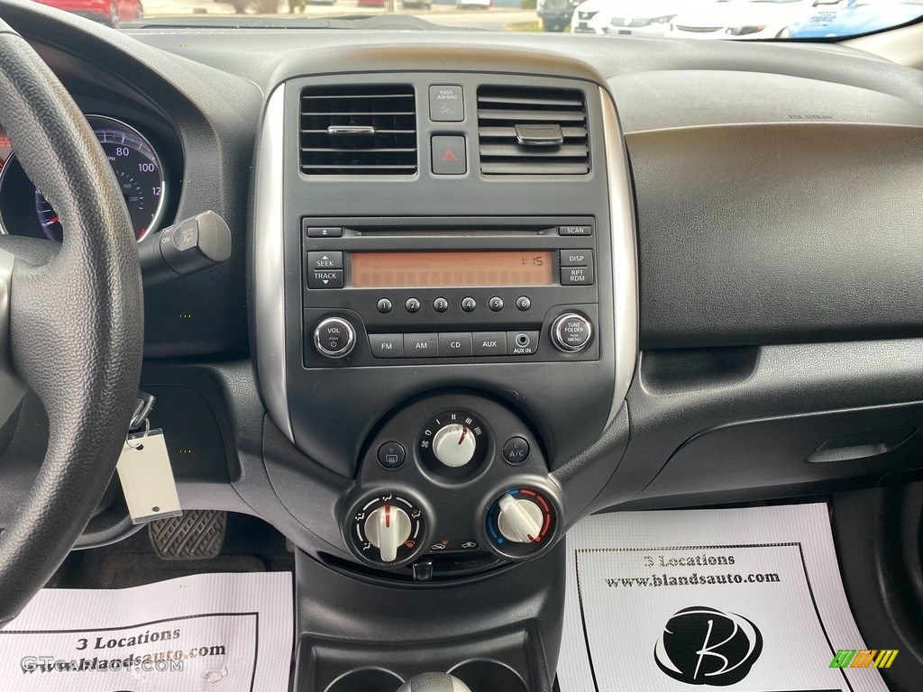 2014 Versa Note S Plus - Super Black / Charcoal photo #22