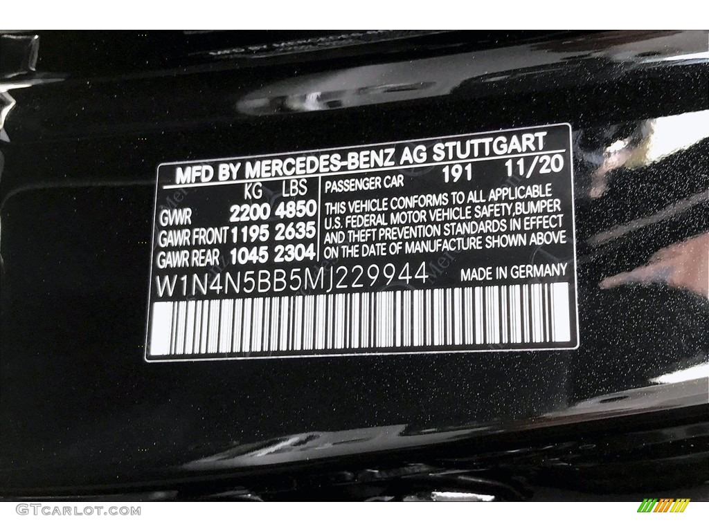 2021 GLA AMG 35 4Matic - Cosmos Black Metallic / Neva Grey/Black photo #11