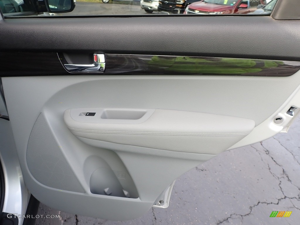 2011 Sorento LX - Bright Silver / Gray photo #8