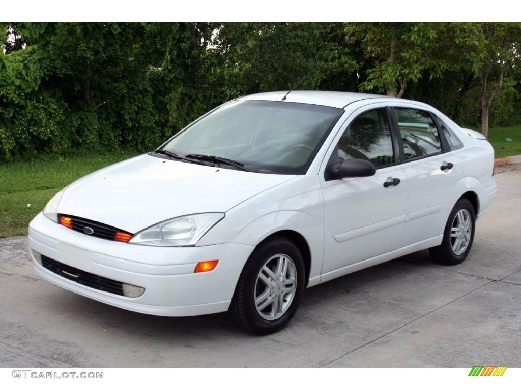 2001 Focus SE Sedan - Cloud 9 White / Medium Pebble photo #1