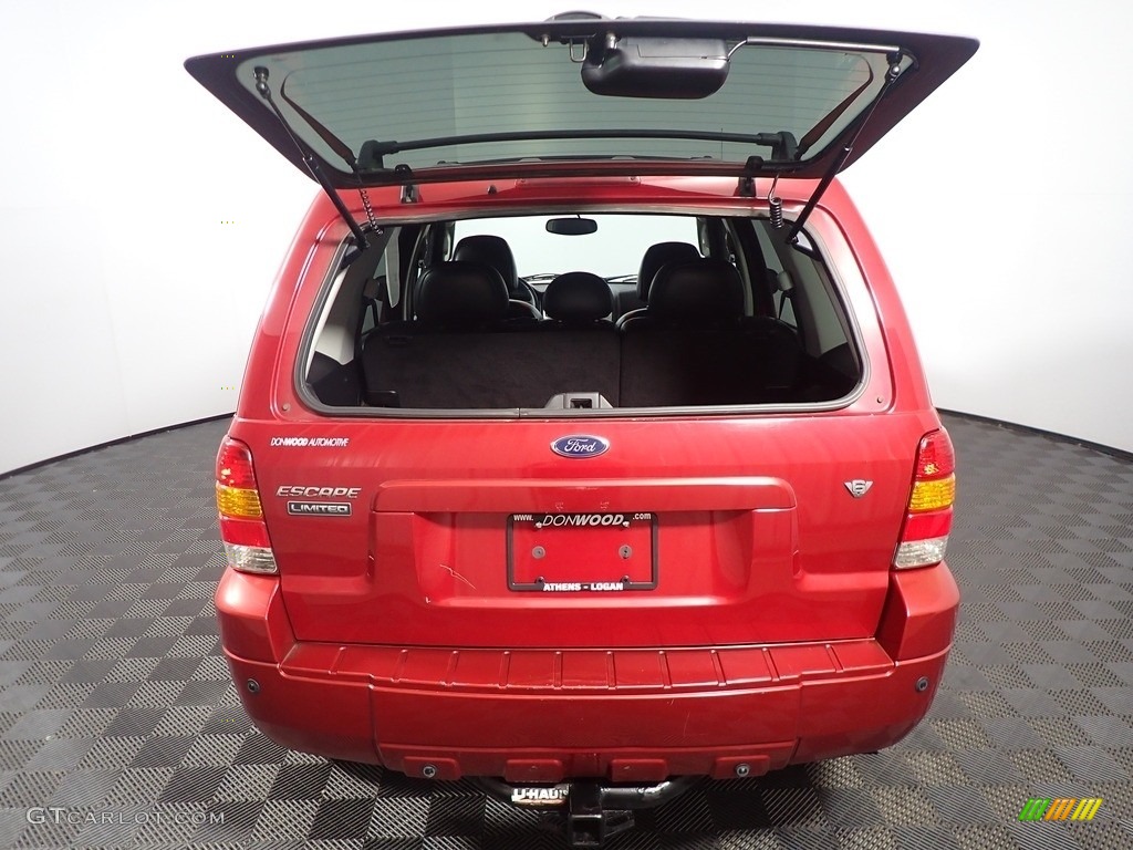 2005 Escape Limited 4WD - Redfire Metallic / Medium/Dark Pebble Beige photo #15