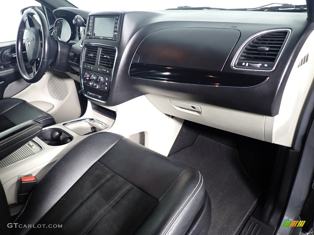 2019 Grand Caravan SXT - Billet / Black/Light Graystone photo #33